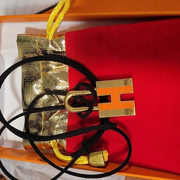 Hermes Lock pendant - Picture 12 of 17